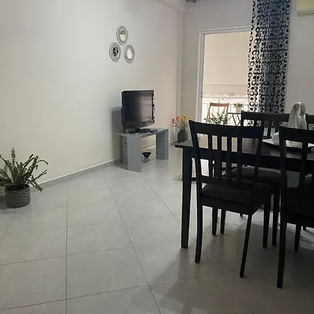 Cozy Apartment In Nea Palatia-Oropos Exterior photo