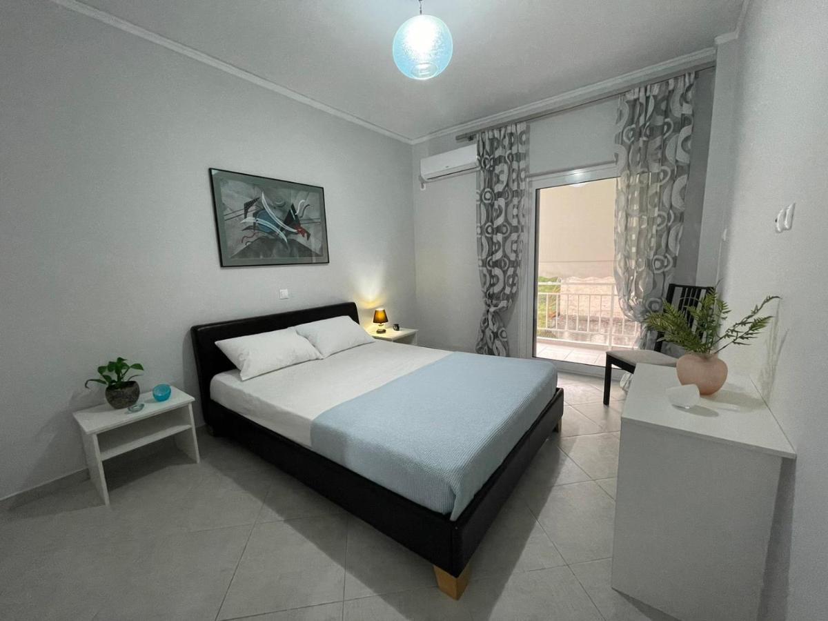 Cozy In Nea Palatia-oropos Apartment